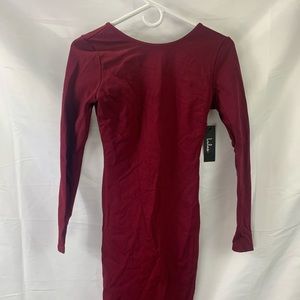 Lulus Maroon Body con midi dress